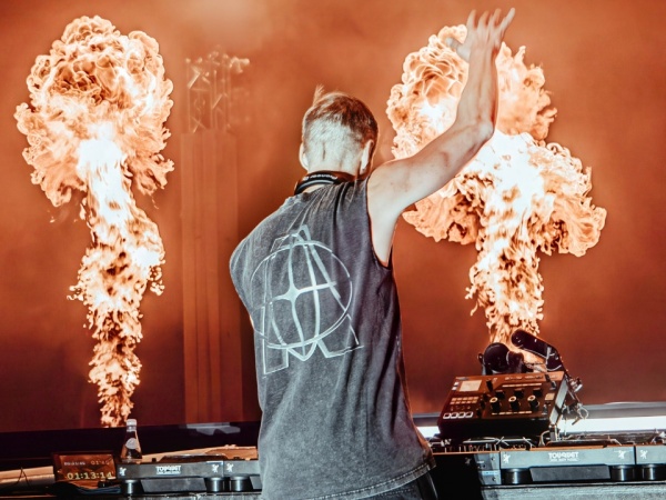TMB26 - Armin van Buuren Full Set Thumbnail 4.jpg